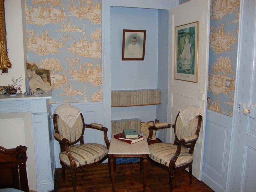 Domaine De La Dame De Lauriere Bed & Breakfast Solignac Rom bilde