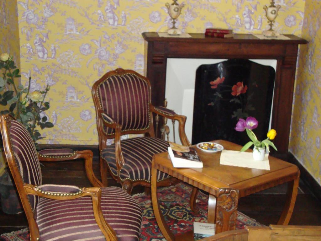 Domaine De La Dame De Lauriere Bed & Breakfast Solignac Rom bilde