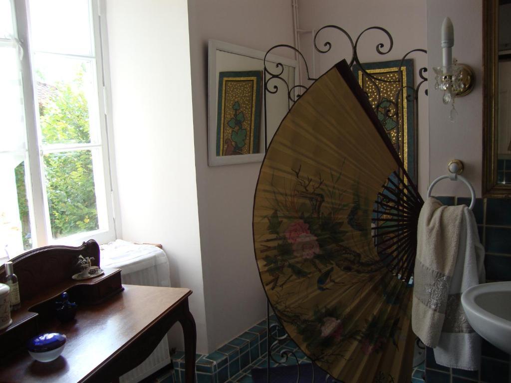 Domaine De La Dame De Lauriere Bed & Breakfast Solignac Rom bilde