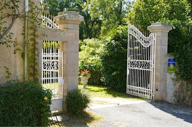 Domaine De La Dame De Lauriere Bed & Breakfast Solignac Eksteriør bilde